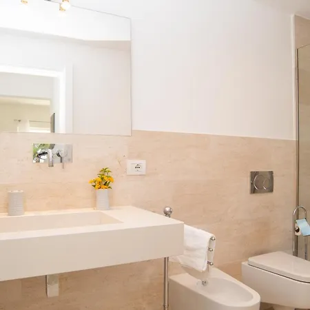 Apartment Modern With Swimming Pool And Parking!