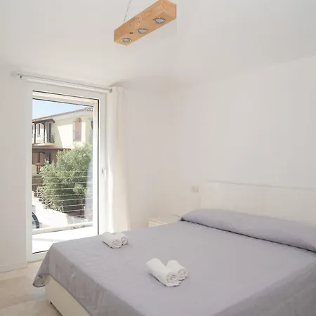 Modern With Swimming Pool And Parking! Appartamento